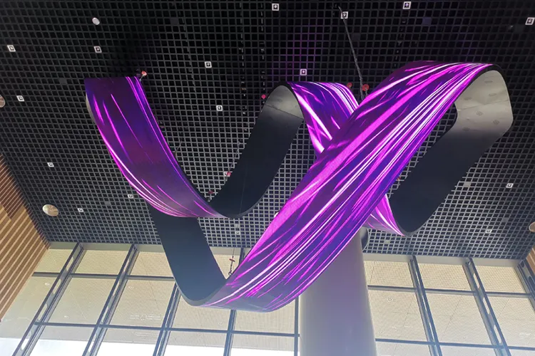 Flexible LED module installation in Science Museum
